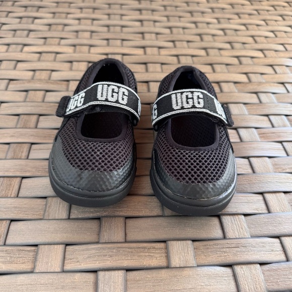 Ugg Baby Toddler Rennon Skimmer Mesh Suede Velcro Mary Jane Shoe Size 7 Black - Picture 1 of 8